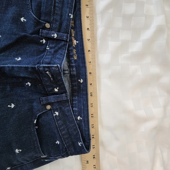 Talbots Dark Wash Embroidered Umbrella Women's Jeans Size 6p / 28 - Picture 5 of 8